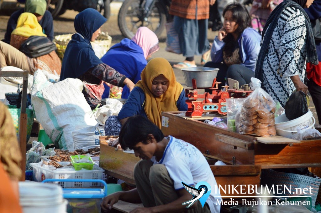 Aduh, Pedagang Pasar Tumenggungan Dikuasai Rentenir