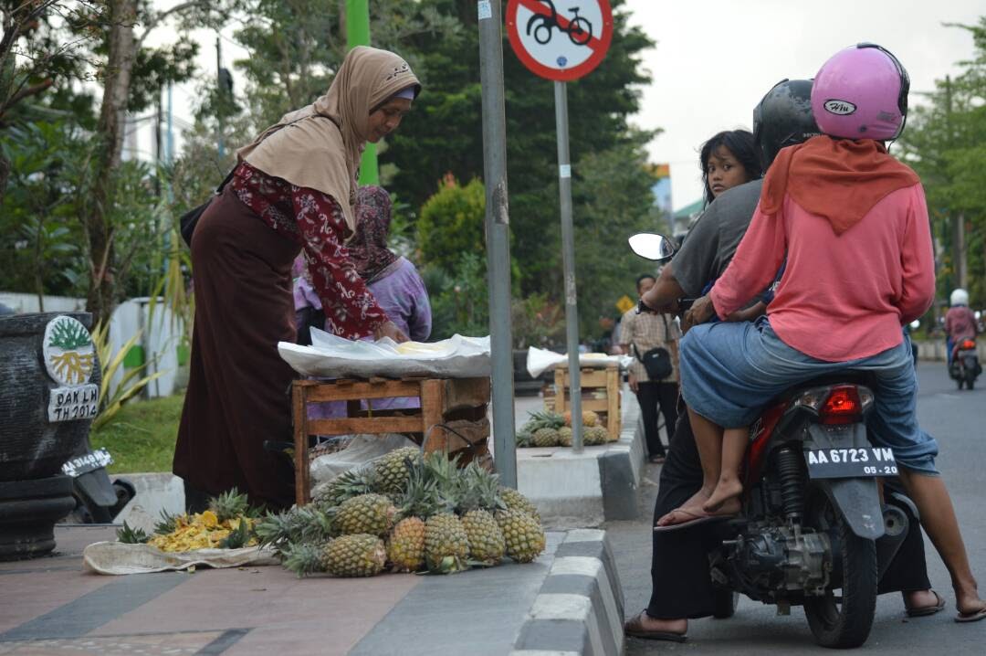 Ramadan, Penjual Nanas Laris Manis
