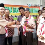 Pramuka Kebumen Bedah Rumah Mbah Marwan dengan Bumbung Kemanusiaan