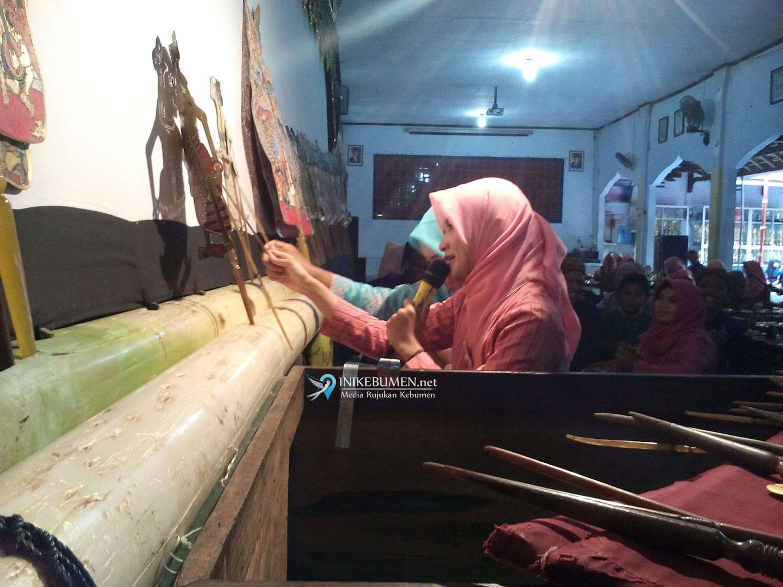 Wayang Kulit Spektakuler Meriahkan HUT ke-54 SMA Negeri 1 Gombong