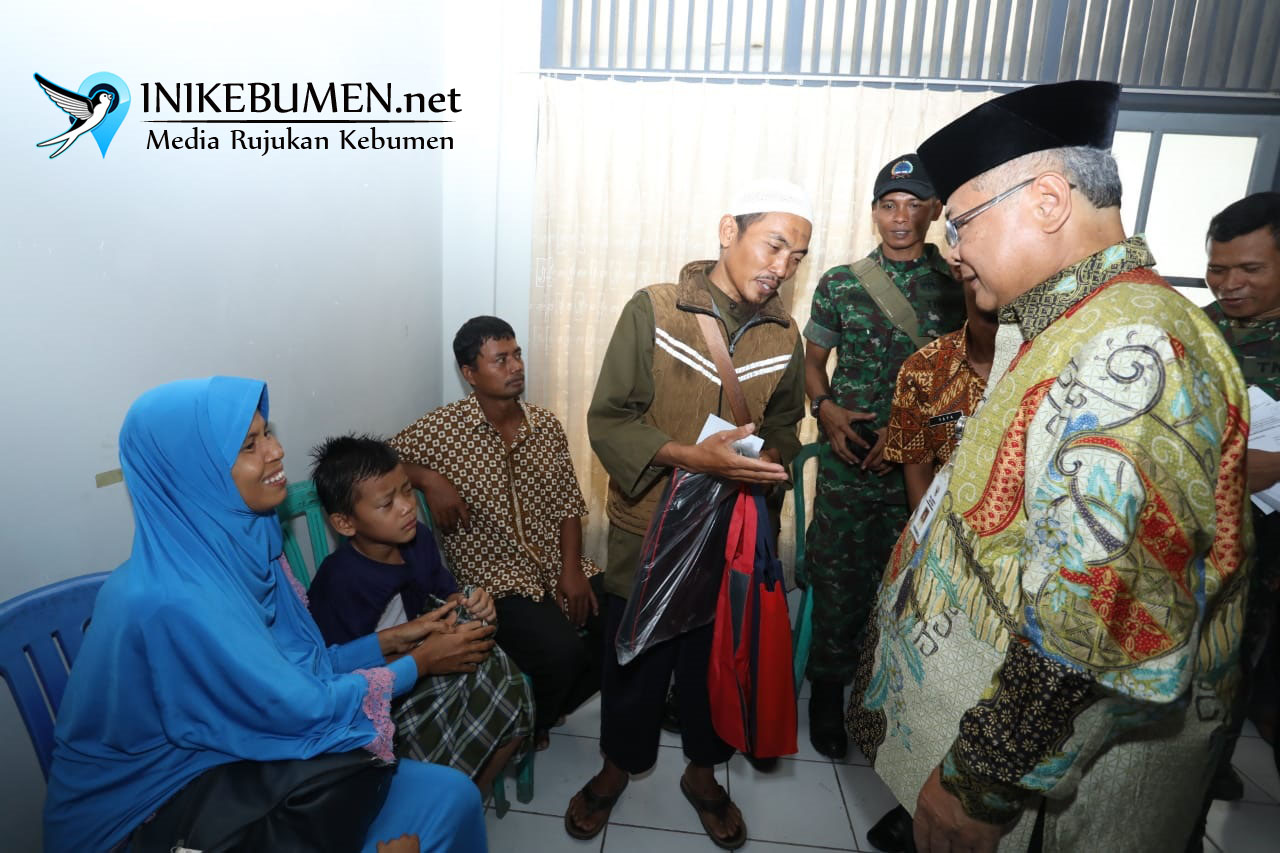 Plt Gubernur Jateng Hibur Peserta Sunatan Massal di Gombong