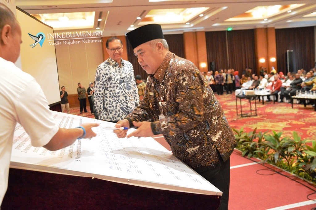 Angka Stunting Tinggi, Gus Yazid Teken Komitmen Percepatan Pencegahan Anak Kerdil di Kebumen