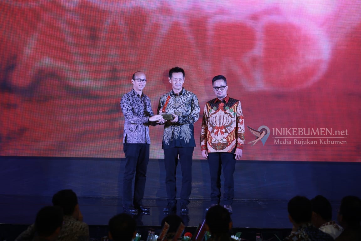 All New Ertiga Raih “Car of the Year” di Otomotif Award
