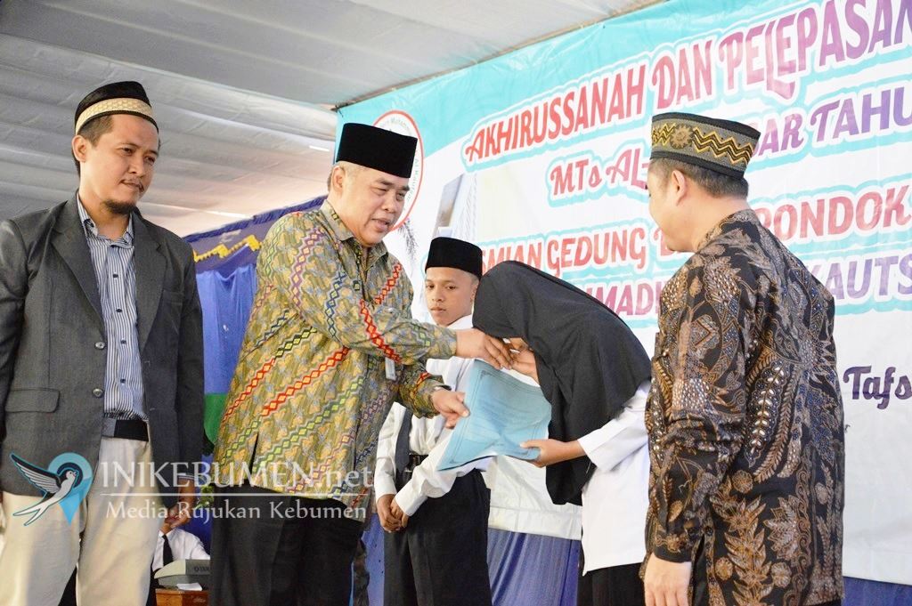 Gus Yazid Janjikan Bantu Rp 25 Juta untuk Ponpes Modern Muhmmadiyah Al Kautsar Sruweng