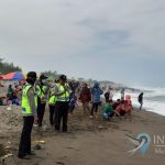 Pantai di Kebumen Diterjang Gelombang Pasang, Wisatawan Diminta Waspada