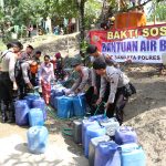 Peduli Korban Kekeringan, Polres Kebumen Droping Air Bersih
