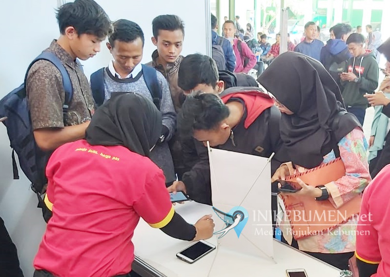 Hari Pertama, Ribuan Pencari Kerja Padati Job Fair di Kebumen