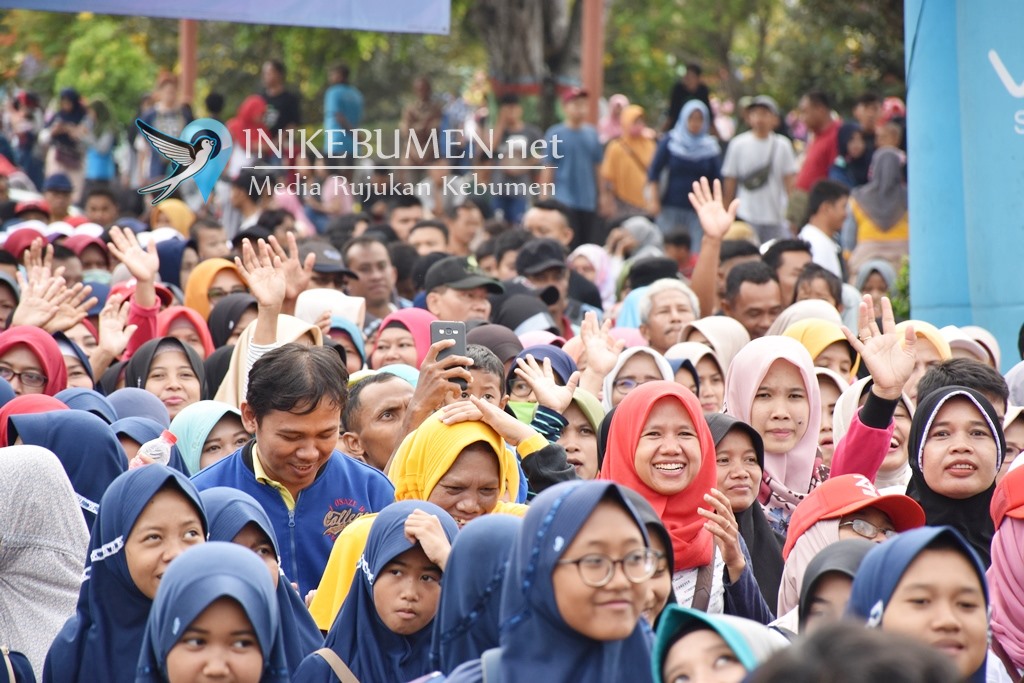 Berhadiah Utama Sepeda Motor, Jalan Sehat Hari Ibu Diikuti Ribuan Peserta