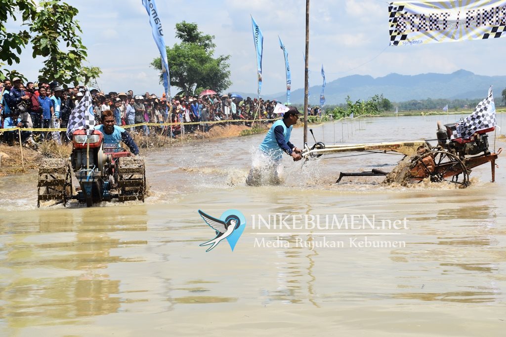 Jelang Musim Tanam, 24 Petani Jatimulyo Petanahan Ikuti Lomba Balap Traktor