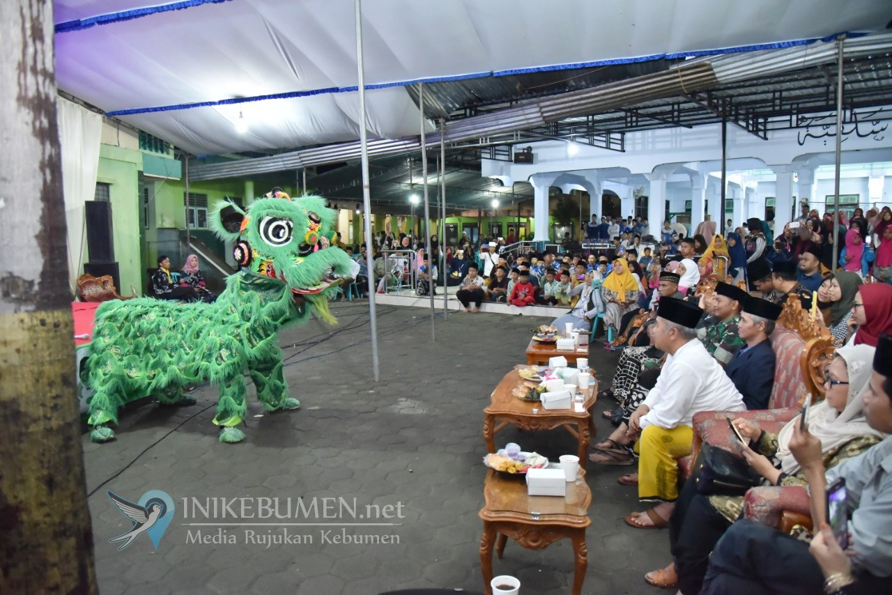 Penampilan Barongsai Meriahkan Satu Dekade Haul Gusdur di Kebumen