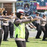 Cegah Osteoporosis, Polisi di Kebumen Dikenalkan Senam AW 3S