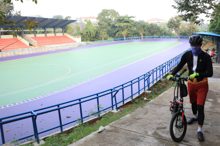 Ganjar Pantau Perkembangan Pembangunan GOR Jatidiri