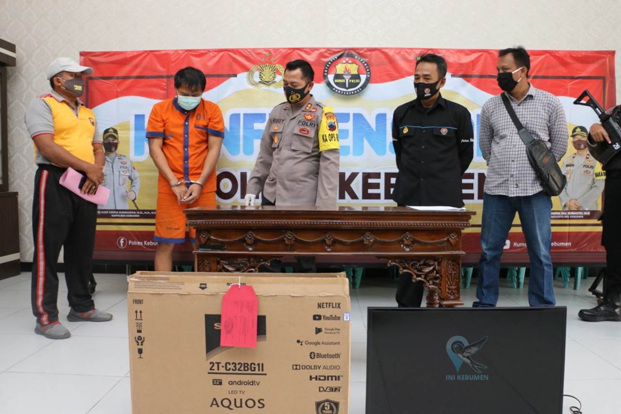 Panjat Pohon Mangga, Pria ini Curi 6 Unit TV LCD di Toko Elektronik