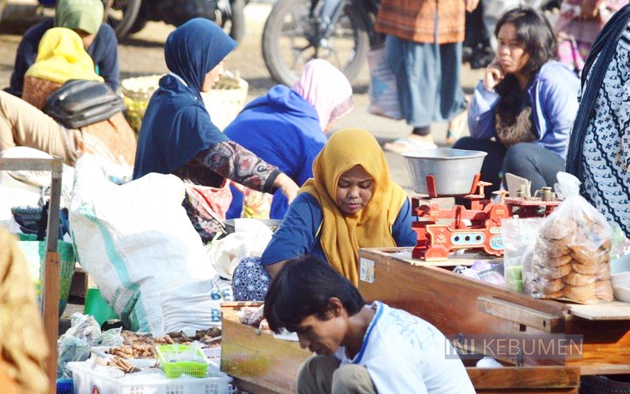 Pasar Tumenggungan dan Semua Toko di Kebumen Bakal Ditutup