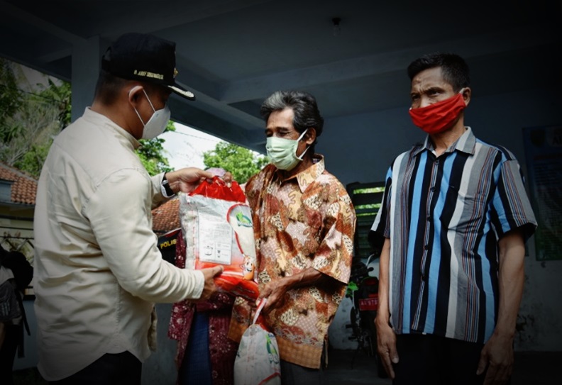 Ribuan Ton Beras Bantuan PPKM Dibeli Bulog Dari Petani Kebumen