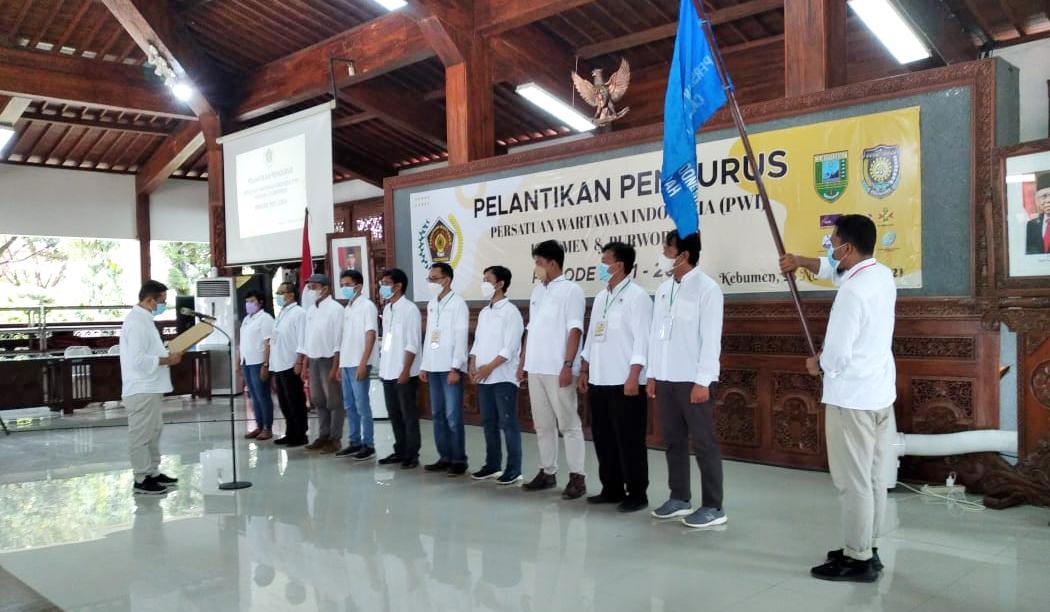Wartawan Senior Suara Merdeka  Nahkodai PWI Kebumen 2021-2024