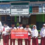 BMH Kebumen Salurkan Beasiswa kepada MI Nurul Islam Kawedusan