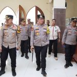 Jelang Natal, Wakasatgas Operasi Lilin Datangi Gereja Katolik St Yohanes Maria Vianney Kebumen