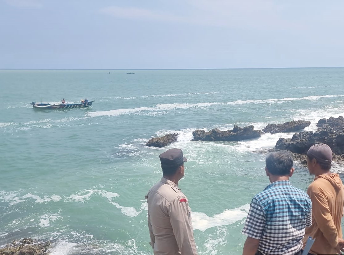 Cari Kerang Hijau, Warga Karangbolong Hilang Dihantam Ganasnya Ombak Laut Selatan