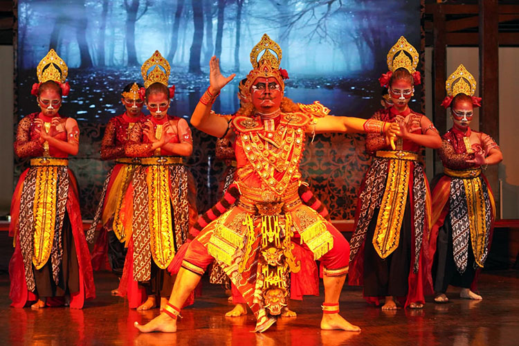Sendratari “The Tales of Karangbolong” Sukses Dipentaskan di TMII